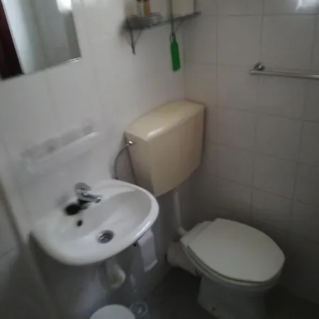 Cc39-q6 Quarto em Acomodações Particulares *